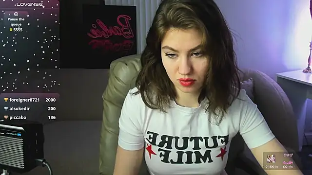 Selena grey  online show from 18, 2, 2025