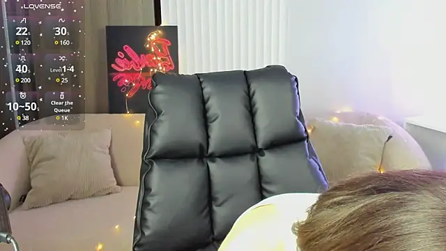 Selena grey  online show from 14, 3, 2025