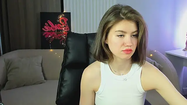 Selena grey  online show from 14, 3, 2025
