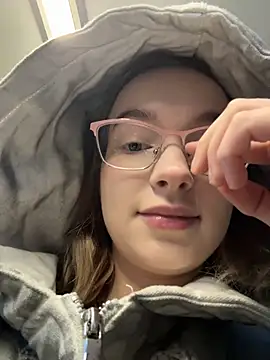 Baby Tiny online show from 16, 10, 2025