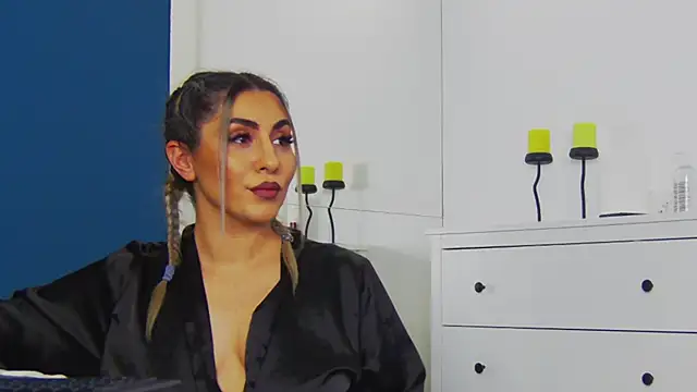 Snapshot of CelineMeyerr chatting on 28, 10, 2025 CelineMeyerr online show from 28, 10, 2025