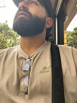 Lyon vach online show from 10, 10, 2025