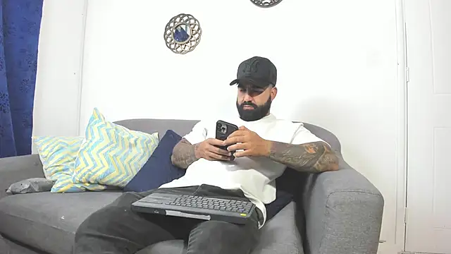 Snapshot of Lyon_vach chatting on 10, 5, 2026 Lyon vach online show from 10, 5, 2026