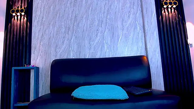 Molly Spears online show from 13, 12, 2025