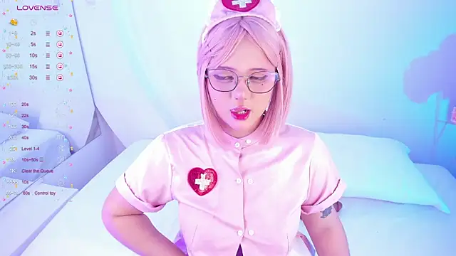 NanaOsaky online show from 9, 10, 2025