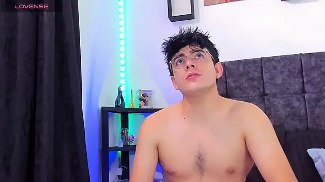 nolan twink1 online show from 15, 4, 2026