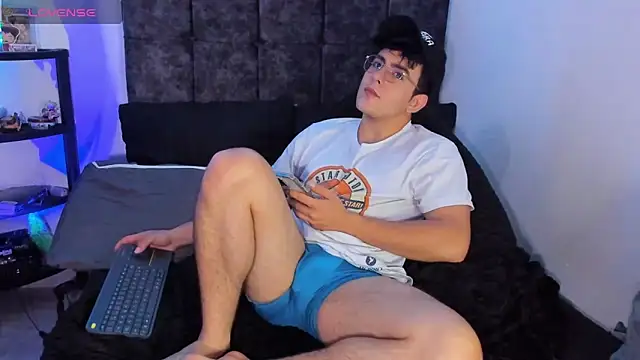 nolan twink1 online show from 18, 4, 2026