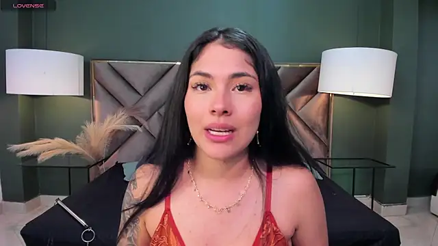 Mia Elowen online show from 22, 2, 2025