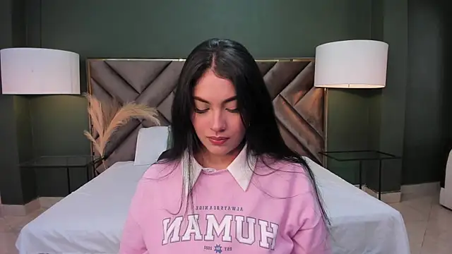 Mia Elowen online show from 13, 2, 2025