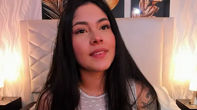 Mia Elowen online show from 9, 2, 2025