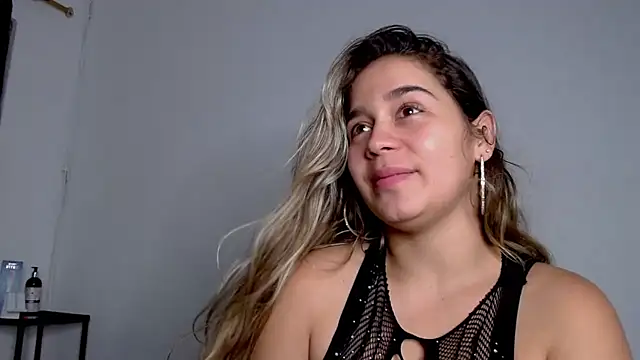 LaurenWelly  online show from 2, 3, 2025
