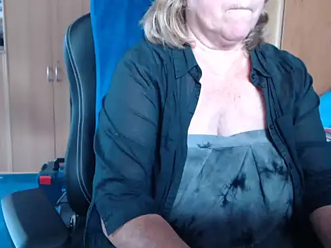 Snapshot of _sunshine__ chatting on 10, 6, 2026 sunshine online show from 10, 6, 2026