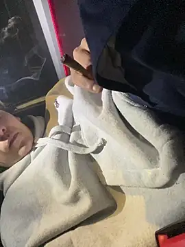 Snapshot of oscaar_mb22 chatting on 9, 1, 2025 oscaar mb22 online show from 9, 1, 2025