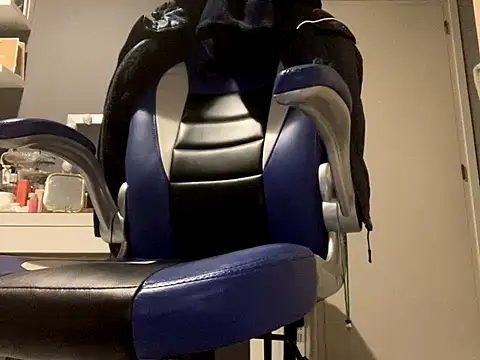 Snapshot of oscaar_mb22 chatting on 10, 11, 2025 oscaar mb22 online show from 10, 11, 2025