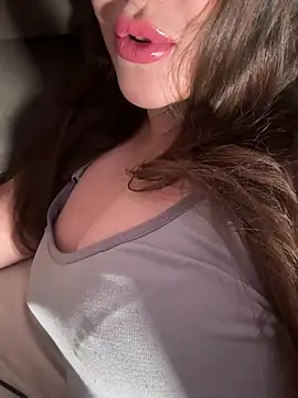 Elinatiranda online show from 12, 7, 2026