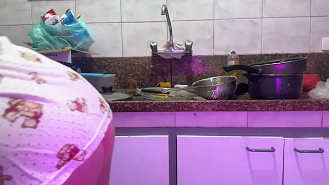 Elinatiranda online show from 14, 4, 2026