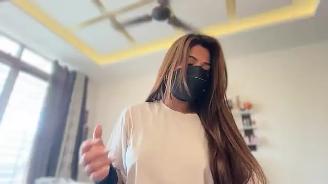 Hotty-Sana online show from 19, 2, 2026