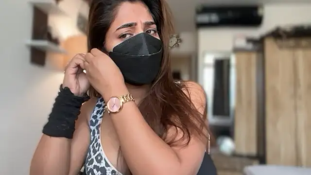 Hotty-Sana online show from 19, 4, 2026