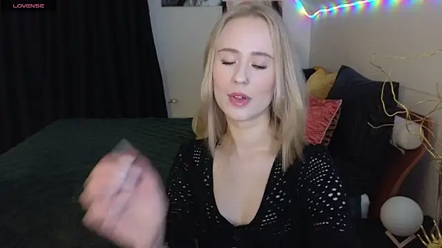 SashaBrooks online show from 8, 10, 2025