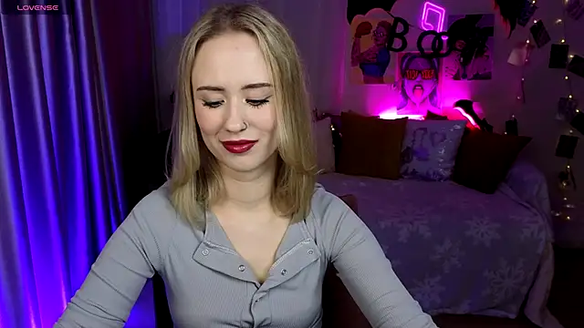 SashaBrooks online show from 11, 11, 2025