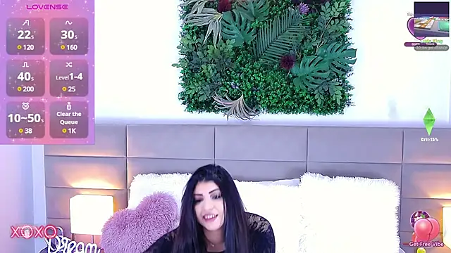 ZendayaClark online show from 7, 2, 2025