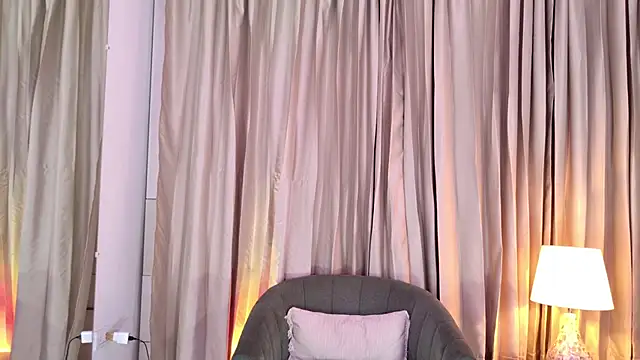 candyy bella online show from 24, 2, 2026