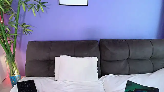 candyy bella online show from 22, 3, 2025