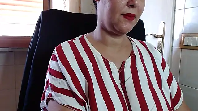 Foxlady2271 online show from 27, 5, 2026