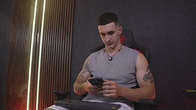 JacksonOlsenn online show from 6, 4, 2026