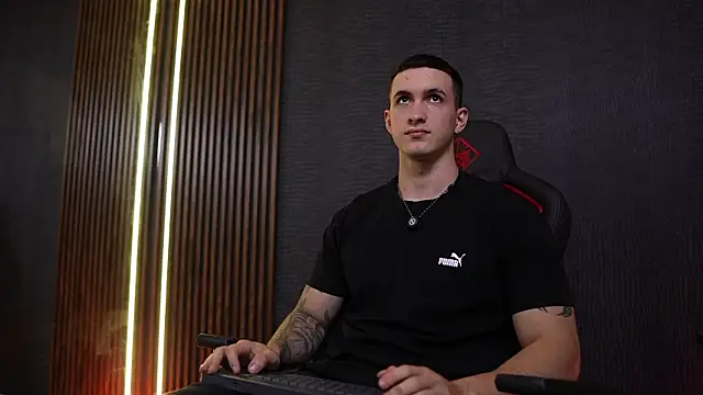 JacksonOlsenn online show from 25, 2, 2026