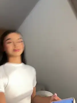 maddy bronw  online show from 25, 3, 2026