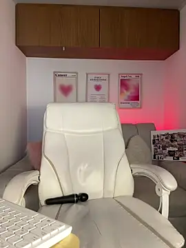 maddy bronw  online show from 6, 3, 2026