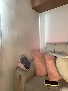 maddy bronw  online show from 16, 1, 2026