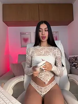 maddy bronw  online show from 13, 4, 2026