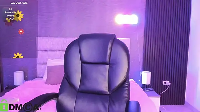 Cristal  adams online show from 6, 11, 2025