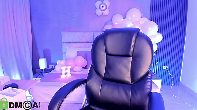 Cristal  adams online show from 21, 10, 2025