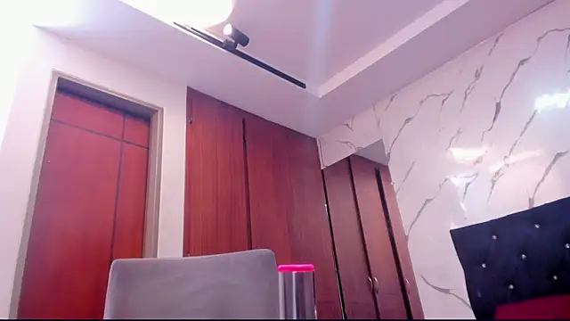 evelyn wine online show from 28, 9, 2025