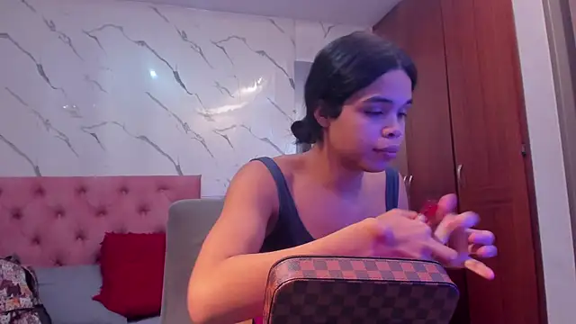 evelyn wine online show from 18, 11, 2025