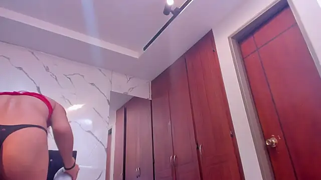 evelyn wine online show from 26, 9, 2025