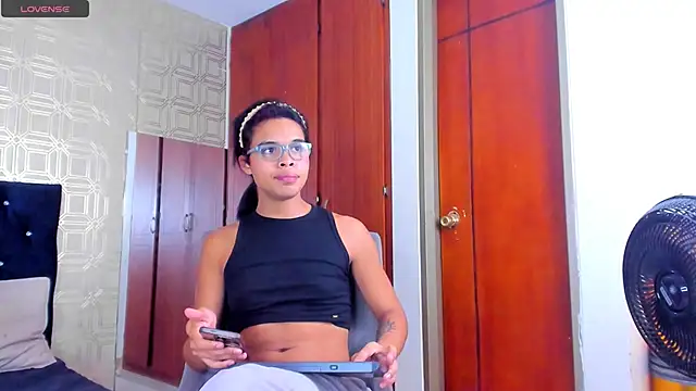 evelyn wine online show from 8, 3, 2025