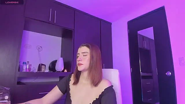 TinaJonnes  online show from 5, 2, 2026