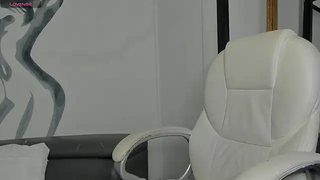 Snapshot of TinaJonnes_ chatting on 11, 3, 2025 TinaJonnes online show from 11, 3, 2025