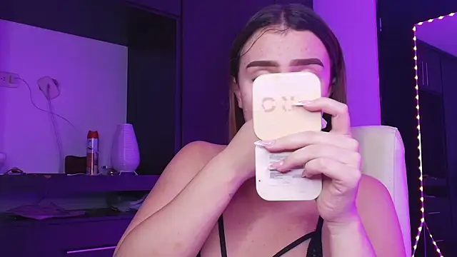 TinaJonnes  online show from 19, 4, 2026