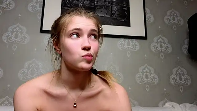 AnneFoxy online show from 19, 2, 2025