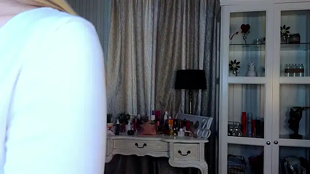 Snapshot of AnneFoxy chatting on 25, 4, 2026 AnneFoxy online show from 25, 4, 2026