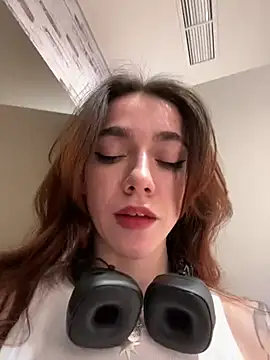 Lily  Belle online show from 14, 3, 2025