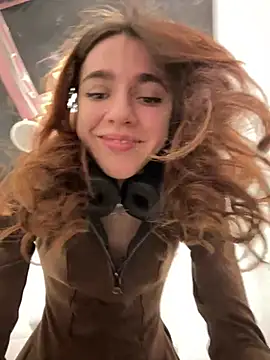 Lily  Belle online show from 1, 2, 2025