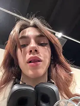 Lily  Belle online show from 30, 1, 2025