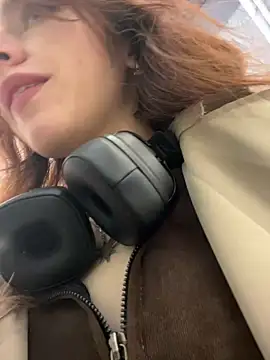 Lily  Belle online show from 1, 2, 2025