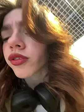Lily  Belle online show from 14, 2, 2025